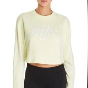 Nike Cropped  Sweater